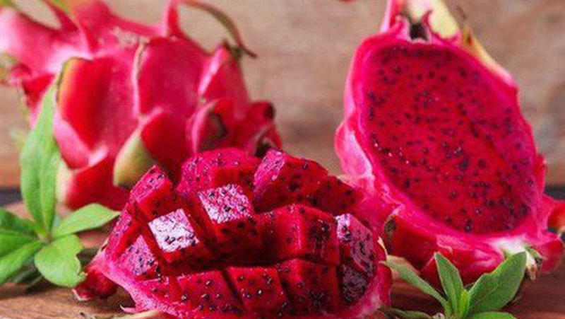 Thanh long ruột đỏ xuất khẩu cùng bà con giá rẻ giật mình chưa đến 10k/kg-6