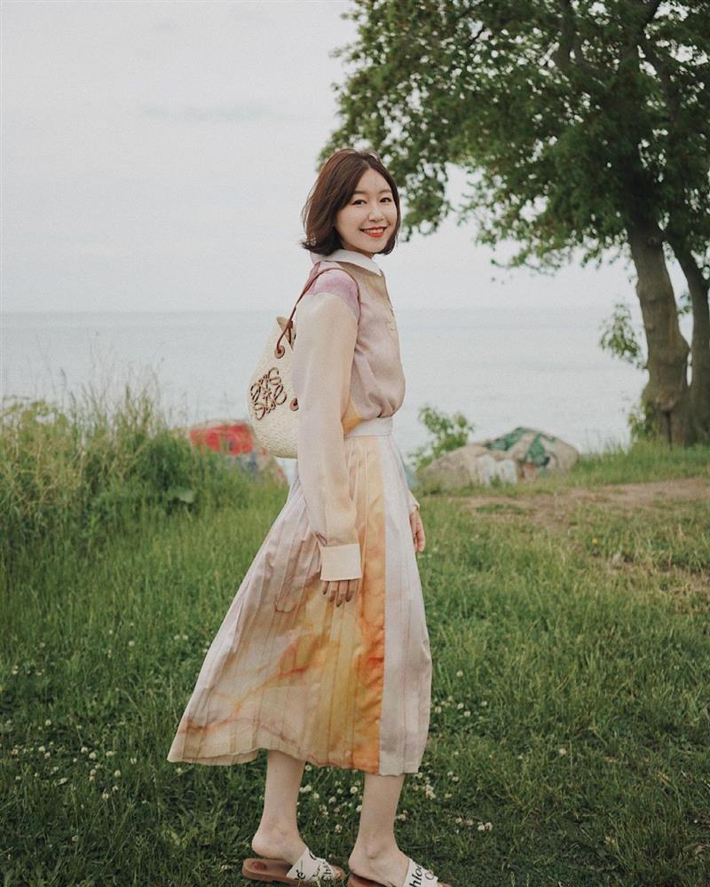 Chân váy dài có nhiều mẫu mã nhưng đây là 5 kiểu sang chảnh, hợp diện Tết nhất-14