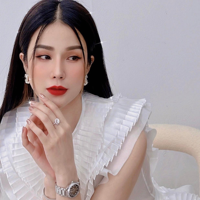 Ly thân chồng thiếu gia, Diệp Lâm Anh giàu cỡ nào?-23