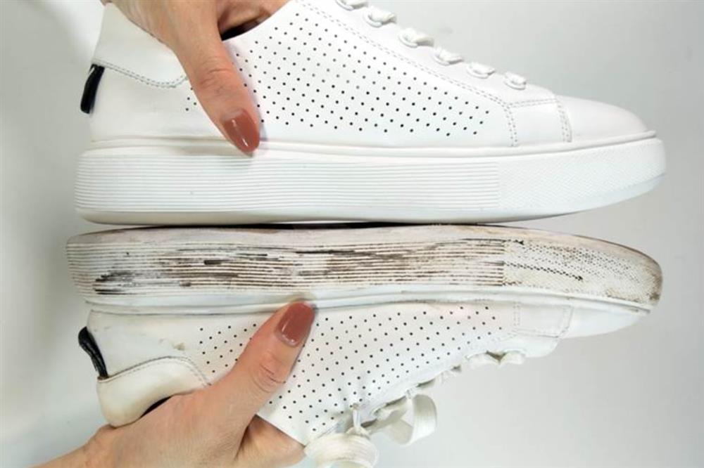 Nếu viền đế của đôi giày trắng bị bẩn đừng dùng nước lau, hướng dẫn bạn một mẹo giúp chúng siêu sạch giống như mới-6