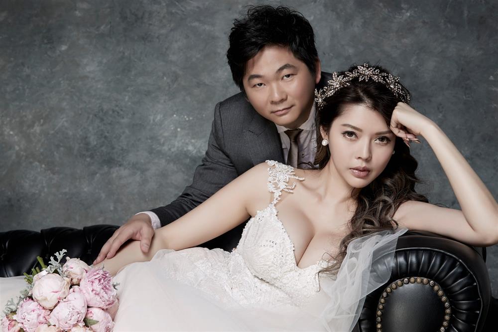 Tỷ phú trúng tiếng sét ái tình với người mẫu nóng bỏng, quỳ gối cầu hôn 10 lần: Mỹ nhân đồng ý làm bà hai khi thấy&nbsp;điều đắt giá hơn vàng-10