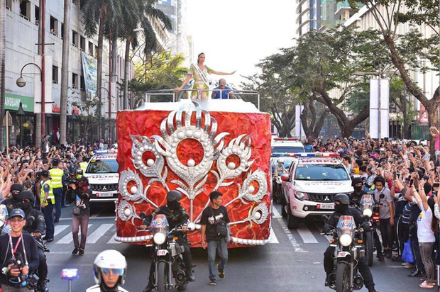 Hàng nghìn người đến đón khiến Thuỳ Tiên liên tục khóc, có gì trong nhà thi đấu Phú Thọ?-9