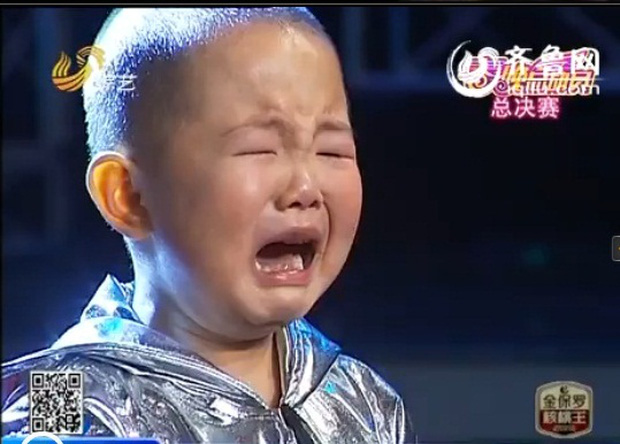 Thần đồng 3 tuổi kiếm được cả tỷ đồng, nhưng càng lớn càng hỗn hào: Chỉ tay đòi đuổi BGK, cuộc sống hiện tại hoàn toàn đối lập!-6