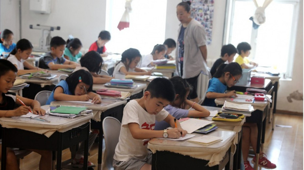 Thần đồng 3 tuổi kiếm được cả tỷ đồng, nhưng càng lớn càng hỗn hào: Chỉ tay đòi đuổi BGK, cuộc sống hiện tại hoàn toàn đối lập!-8