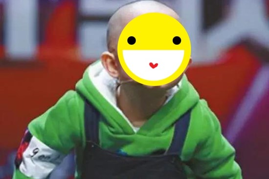 Thần đồng 3 tuổi kiếm được cả tỷ đồng, nhưng càng lớn càng hỗn hào: Chỉ tay đòi đuổi BGK, cuộc sống hiện tại hoàn toàn đối lập!