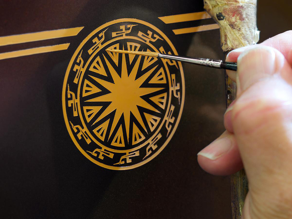 Chủ tịch Trịnh Văn Quyết - ‘dân chơi xe’ khét tiếng: Sở hữu Rolls-Royce Phantom Lửa Thiêng 51 tỷ, Maybach S600 Pullman được ví là ‘biệt thự biết đi’ lên tới triệu đô…-4