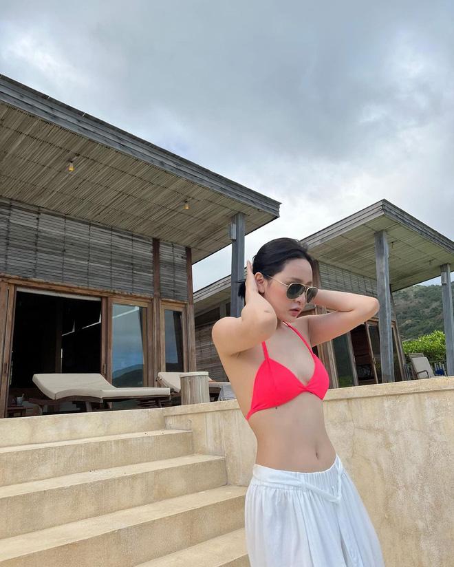 Hiền Hồ để lộ vòng 1 bên tròn bên méo bất thường-1