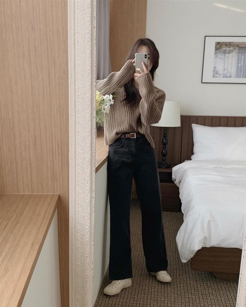 3 kiểu quần jeans chị em 30+ nên đầu tư nhất: Đảm bảo nhắm mắt cũng mặc đẹp-13