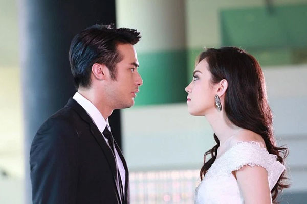 Mẹ đẻ nhìn thấy đôi bàn tay tôi sau khi lấy chồng thì liền bật khóc-2