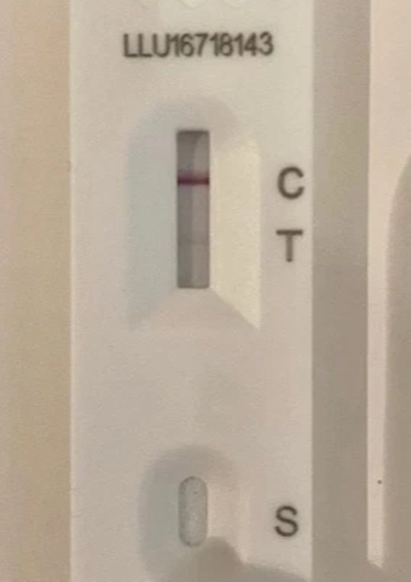 Test nhanh COVID vạch mờ vạch đậm nghĩa là gì? BS giải thích lý do không phải ai cũng biết-2