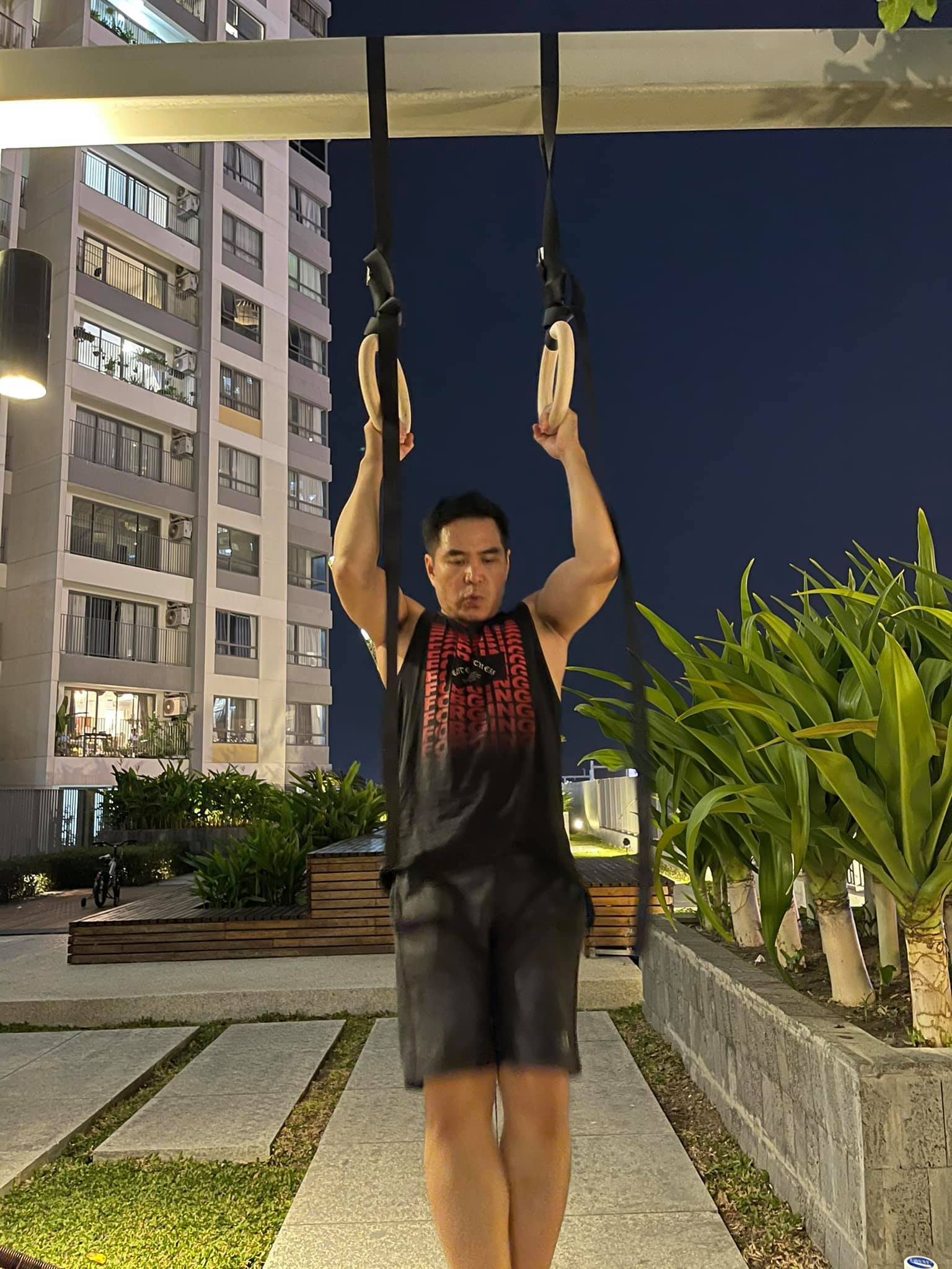 Diễn viên Trung Dũng U50: Sống một mình bình yên bên chú mèo nhỏ-16