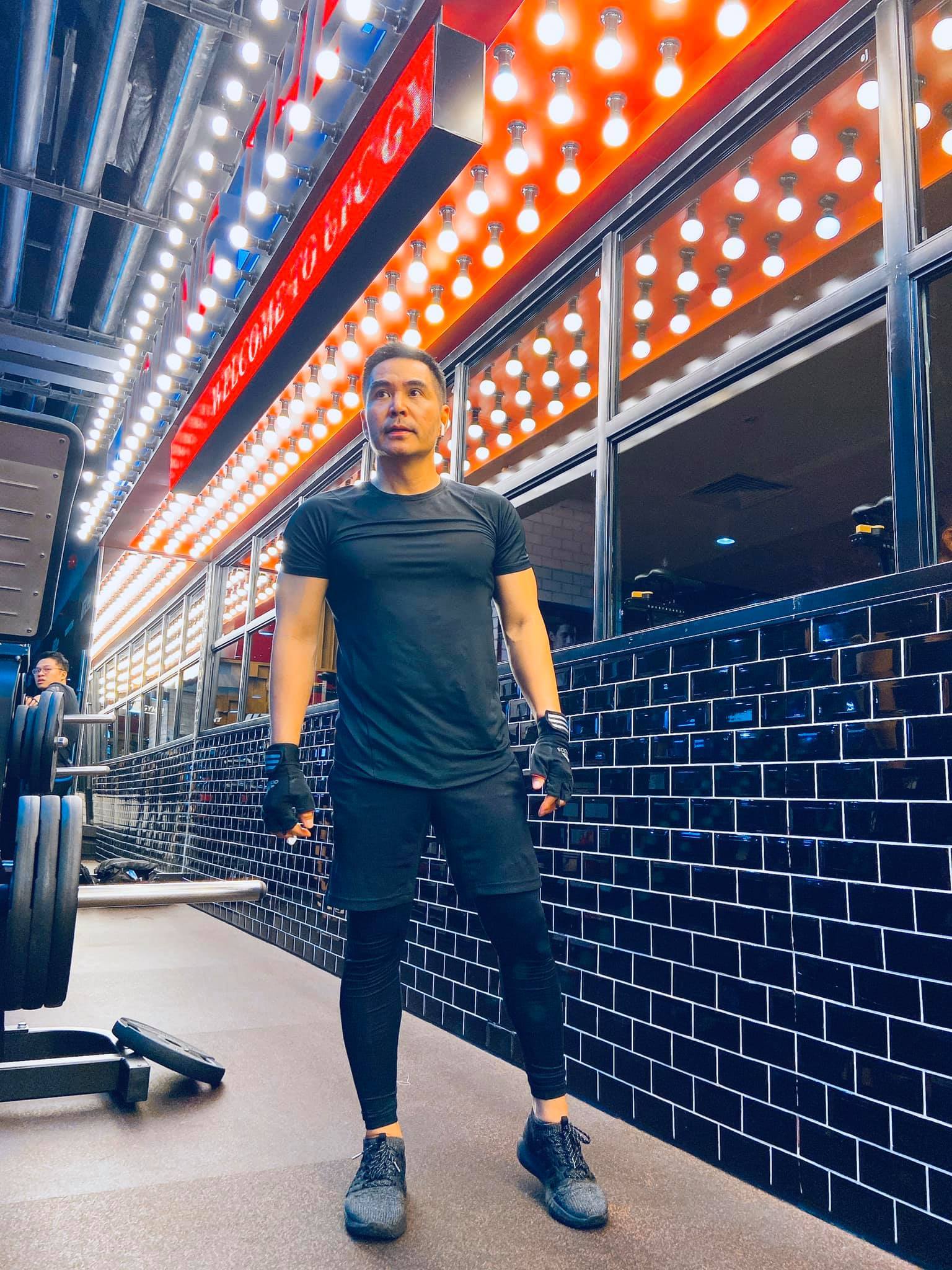 Diễn viên Trung Dũng U50: Sống một mình bình yên bên chú mèo nhỏ-13