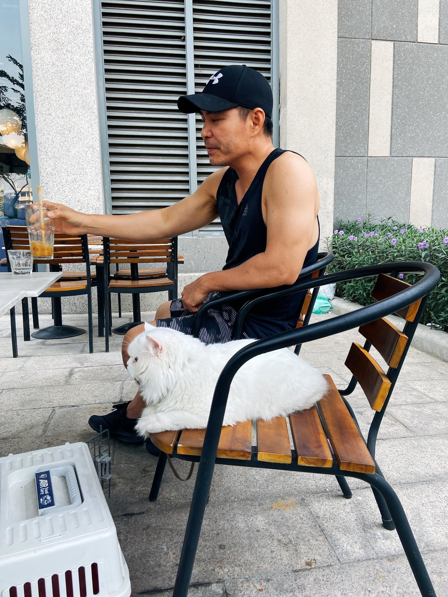 Diễn viên Trung Dũng U50: Sống một mình bình yên bên chú mèo nhỏ-24