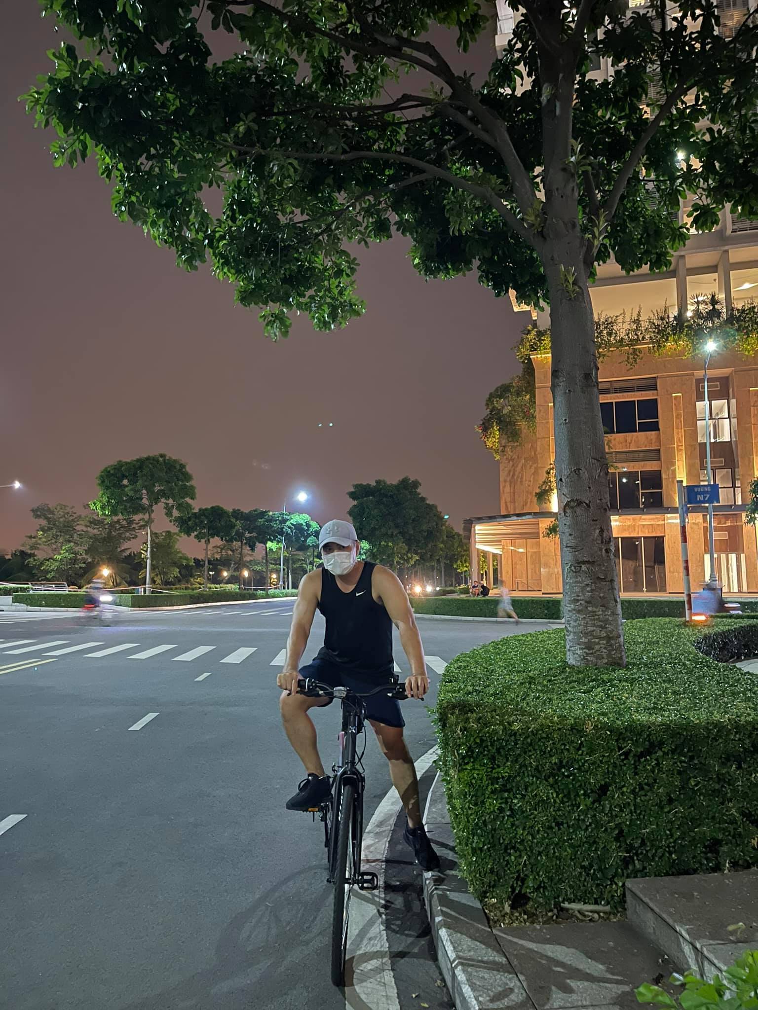 Diễn viên Trung Dũng U50: Sống một mình bình yên bên chú mèo nhỏ-25