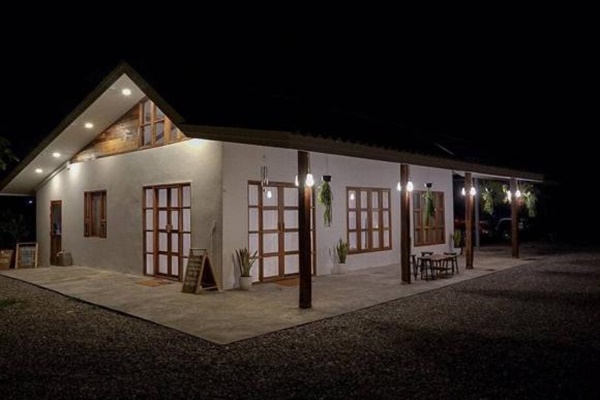 Bỏ phố về quê, chàng trai trẻ cải tạo nhà cấp bốn đẹp như homestay với chi phí chỉ 63 triệu đồng-5