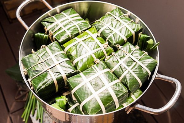 Cách luộc bánh chưng xanh mướt và ngon như hàng mà lại an toàn cho Tết-5
