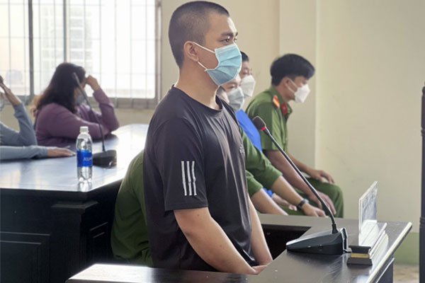 Làm rõ việc người đàn ông tố bị công an xã đánh bầm tím khi đến nhà vợ cũ thăm con-4