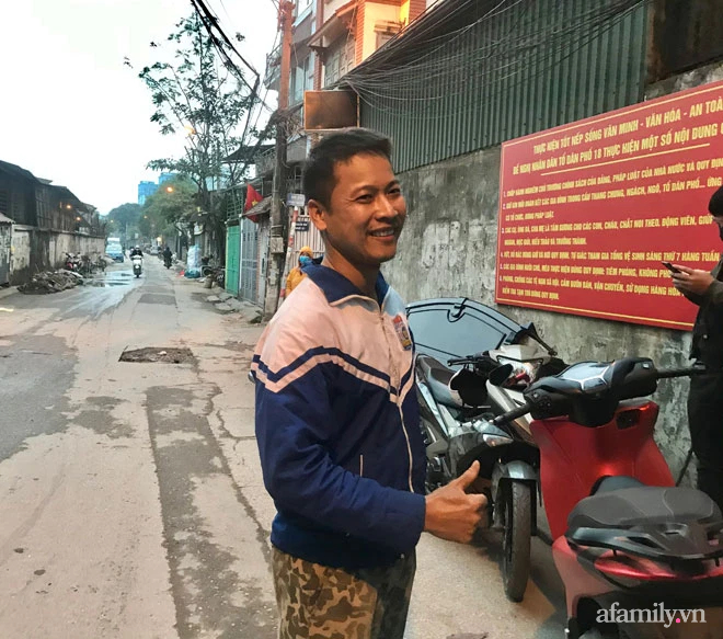 Người hùng đạp bung cửa sắt cứu sống bé gái trong ngôi nhà cháy dữ dội ở Hà Nội: Ai cũng sẽ làm như tôi thôi-2