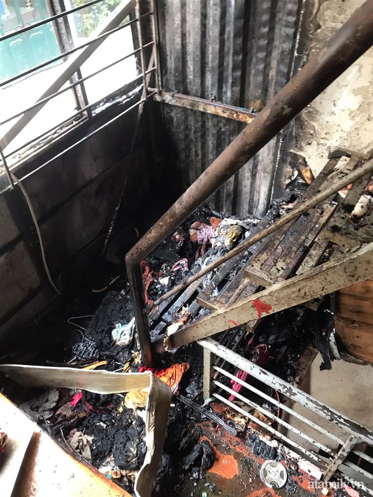 Người hùng đạp bung cửa sắt cứu sống bé gái trong ngôi nhà cháy dữ dội ở Hà Nội: Ai cũng sẽ làm như tôi thôi-3