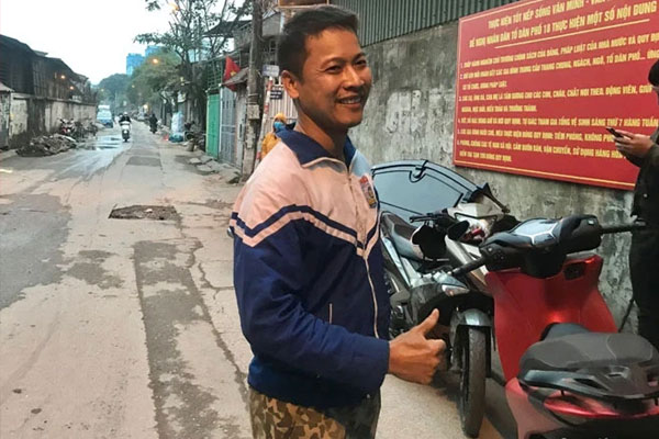 Hoàn cảnh thương tâm của bé gái được cứu sống trong vụ cháy ở Hà Nội: Ông bà ngoại tần tảo nuôi 2 cháu mồ côi-11