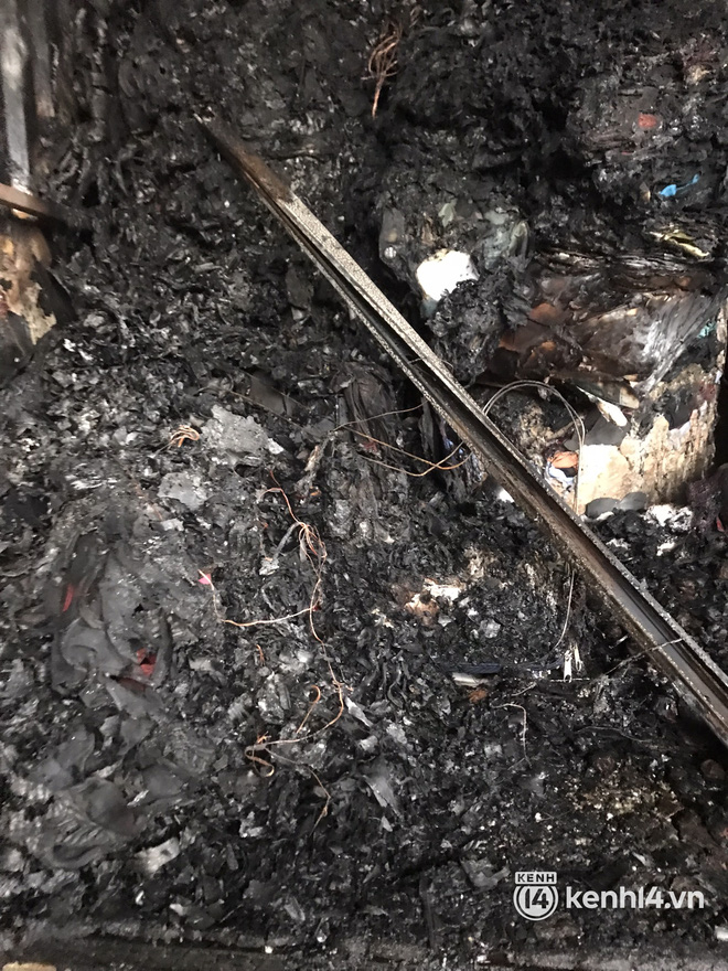 Hoàn cảnh thương tâm của bé gái được cứu sống trong vụ cháy ở Hà Nội: Ông bà ngoại tần tảo nuôi 2 cháu mồ côi-3