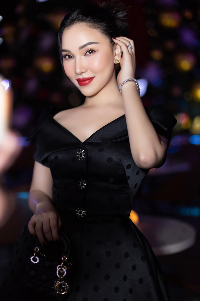 3 lần Quỳnh Thư bị tóm gọn sánh đôi bên chồng Diệp Lâm Anh: Từ hẹn hò tại nhà riêng đến tình tứ đi du lịch Phú Quốc?-11