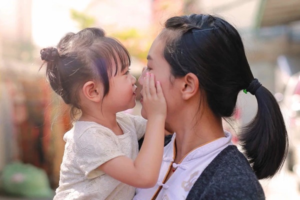 3 dấu hiệu chứng tỏ trẻ được nuôi dạy tốt, cái đầu tiên người mẹ nào cũng đều ao ước ở con mình-1