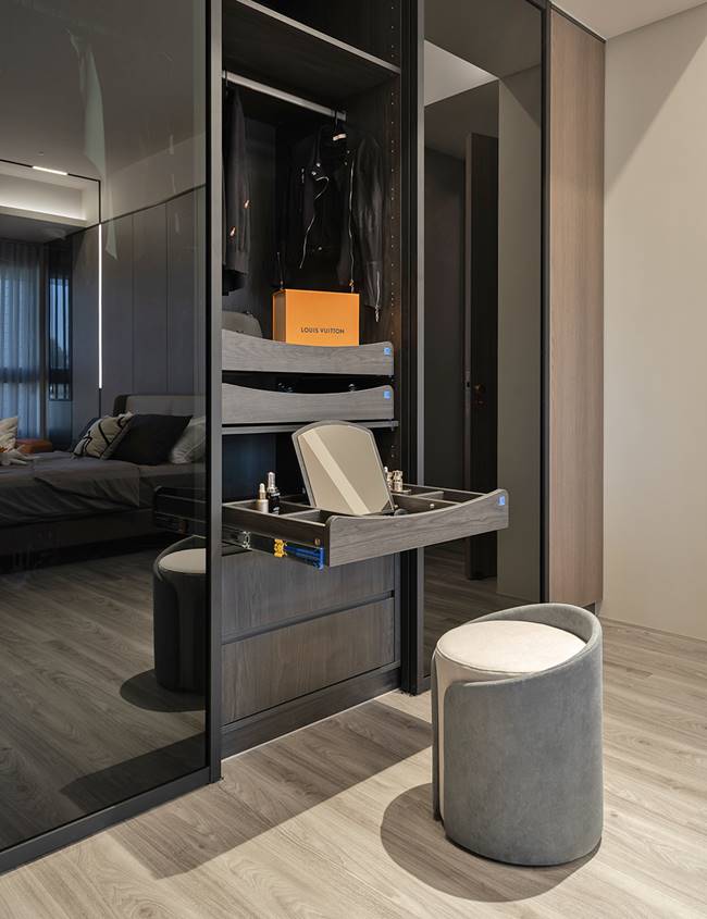 Căn hộ 3 thế hệ sinh sống với thiết kế ẩn thông minh, che giấu mọi không gian lưu trữ-29