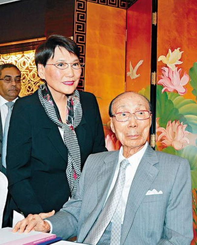 Tỷ phú Hong Kong và người tình gắn bó 45 năm: Chính thất qua đời, tiểu tam tuyên bố bất ngờ, lộ rõ vì sao tình tay ba tồn tại được lâu đến thế-7