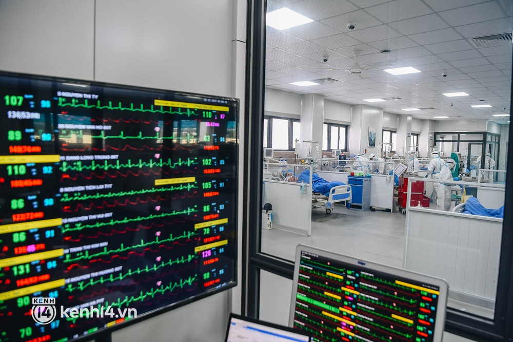 ẢNH: F0 nặng và nguy kịch ở Hà Nội tăng nhanh, bệnh viện tuyến cuối áp lực giành giật sự sống cho bệnh nhân-6