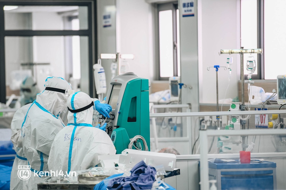 ẢNH: F0 nặng và nguy kịch ở Hà Nội tăng nhanh, bệnh viện tuyến cuối áp lực giành giật sự sống cho bệnh nhân-11