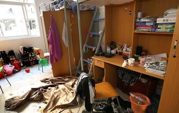 Nữ sinh năm nhất chết trong trạng thái đau đớn, cảnh sát mở tủ quần áo, phát hiện bí mật làm 2 phụ huynh đau xót ngất xỉu tại chỗ-2