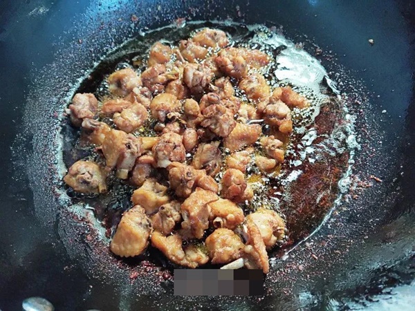 Gà xào cay kiểu nhà làm: Ngon tê tái, thơm thơm giòn rụm, ai ăn cũng phải tấm tắc khen-9