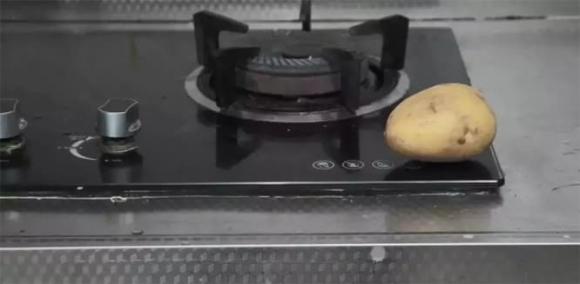 Đặt muối lên khoai tây, có công dụng giải quyết những vấn đề lớn của mọi hộ gia đình, nếu biết sớm sẽ có lợi sớm-1