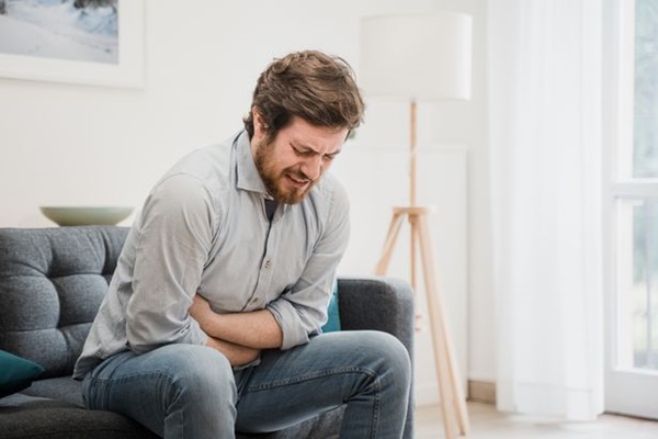 Nghi chồng ngoại tình, vợ tung chiêu với chiếc áo mưa, vừa bắt được gian tình, vừa khiến gã bội bạc và kẻ thứ 3 khóc thét-2