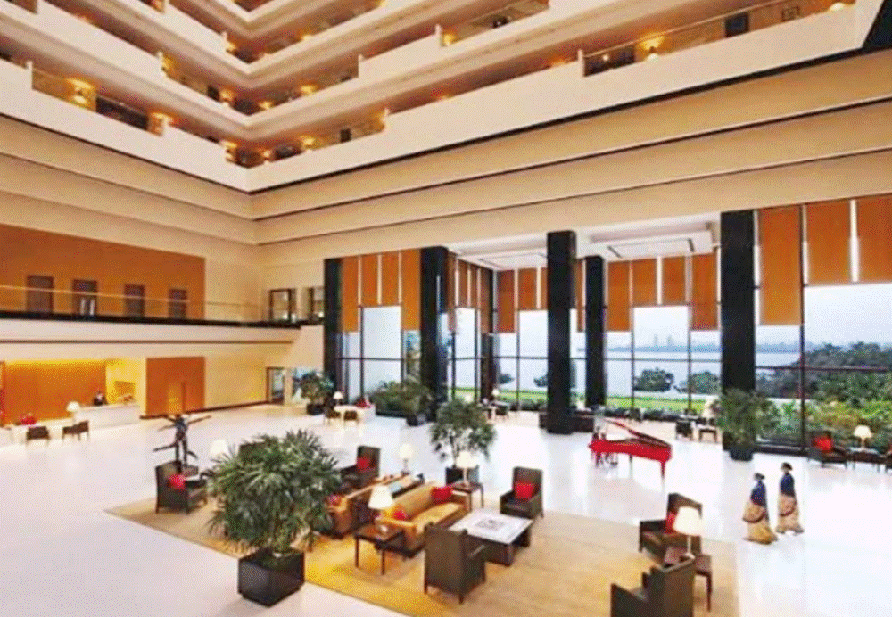 Cận cảnh: Nhà 2 tỷ đô đắt nhất hành tinh của tỷ phú Ấn Độ, sở hữu 3 sân đáp trực thăng, chứa 168 siêu xe và có 600 nhân viên phục vụ dọn dẹp-10