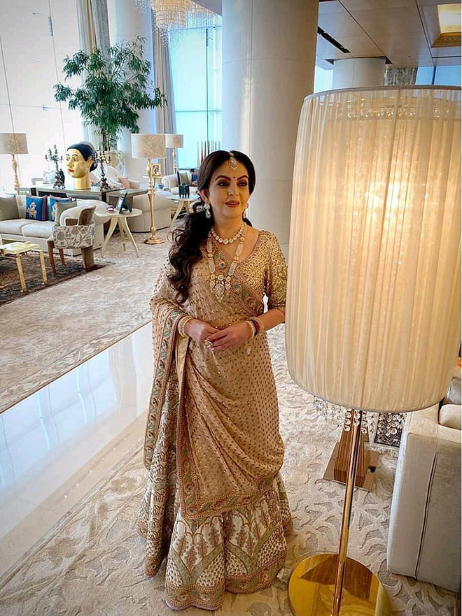 Cận cảnh: Nhà 2 tỷ đô đắt nhất hành tinh của tỷ phú Ấn Độ, sở hữu 3 sân đáp trực thăng, chứa 168 siêu xe và có 600 nhân viên phục vụ dọn dẹp-15