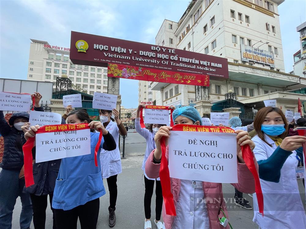 Vụ nhân viên Bệnh viện Tuệ Tĩnh kêu cứu vì bị nợ lương: Hỗ trợ mỗi người 2 triệu đồng dịp Tết Nguyên đán-1