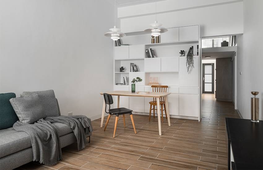 Nhà 2 tầng 50 năm tuổi cũ kỹ lột xác thành tổ ấm hiện đại, trang nhã trong ánh sáng tự nhiên dịu nhẹ-9