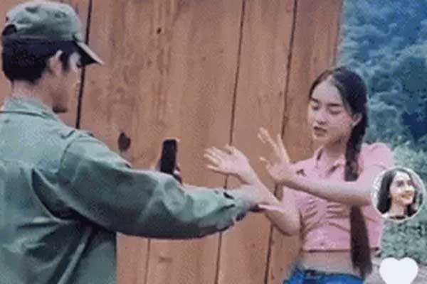 Clip đạt hơn 12 triệu view nhưng thiếu nữ Ba Na lại bị chỉ trích vì để mẹ làm một việc-5