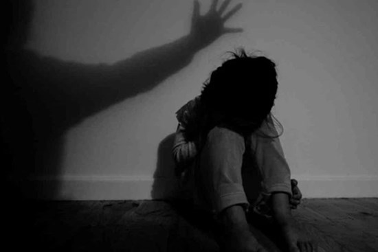 Thấy con gái nổi loạn, về nhà không dám ngủ, người mẹ đi tìm hiểu rồi chết lặng khi nhận về tin nhắn chỉ vỏn vẹn 1 câu