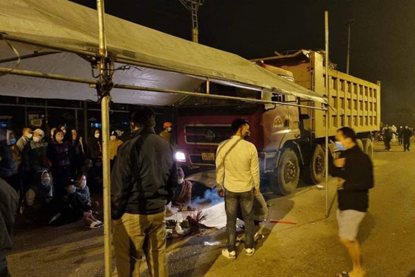 Vụ tai nạn khiến 4 người trong một gia đình tử vong khi đi đám cưới: Tang thương ngày cận Tết-6