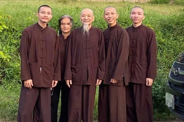 Phát hiện sổ ghi chu kỳ kinh nguyệt của tất cả phụ nữ sống trong Tịnh thất Bồng lai-1