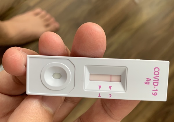 Lý do nhiều người vẫn âm tính dù tiếp xúc rất gần F0-1