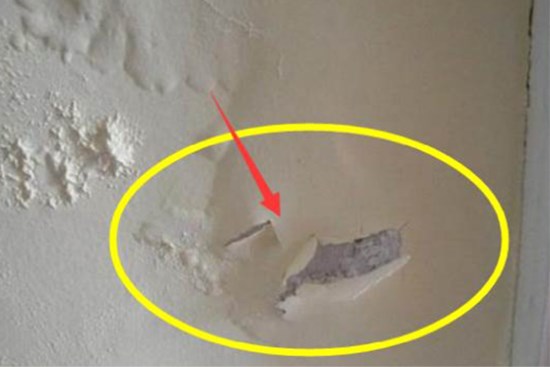 Tường nhà bị ẩm móc, phồng rộp và bong tróc, chẳng cần phải tốn tiền thuê sửa chữa, chỉ bạn một vài phương pháp giải quyết nhanh chóng