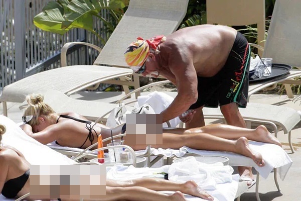 Sao nữ nổi tiếng khiến công chúng ghê rợn khi thản nhiên để bố ruột thoa kem vào phần nhạy cảm trên cơ thể-2