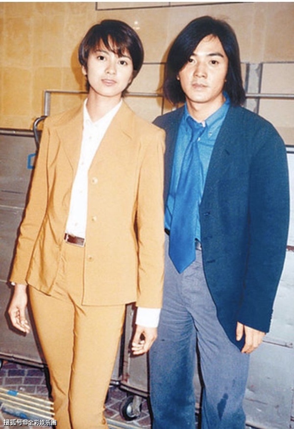 Tài tử Phong Vân: Giàu có dù bỏ showbiz, vợ nợ nần, cờ bạc vẫn yêu chiều, cung phụng-4