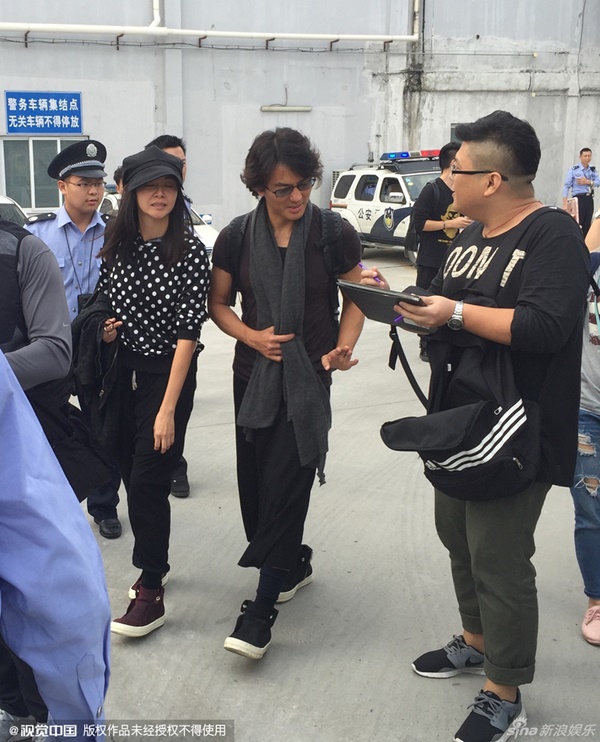 Tài tử Phong Vân: Giàu có dù bỏ showbiz, vợ nợ nần, cờ bạc vẫn yêu chiều, cung phụng-7