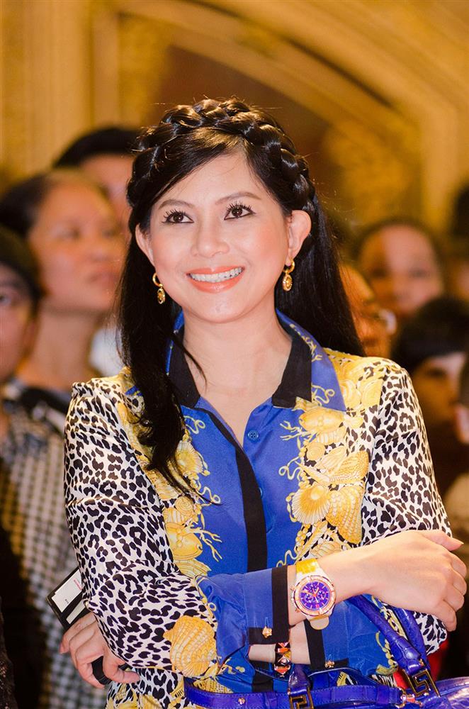 Tỷ phú si tình dâng cả đế chế” cho mỹ nhân, trên thương trường quyền lực, ở nhà chiều con-7