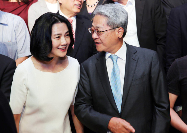 Cô gái kém môn đăng hộ đối cưới con trai tỷ phú: Nàng dâu không được ngồi chung mâm tự thay đổi số phận khi liều mình đối đầu bọn bắt cóc!-4